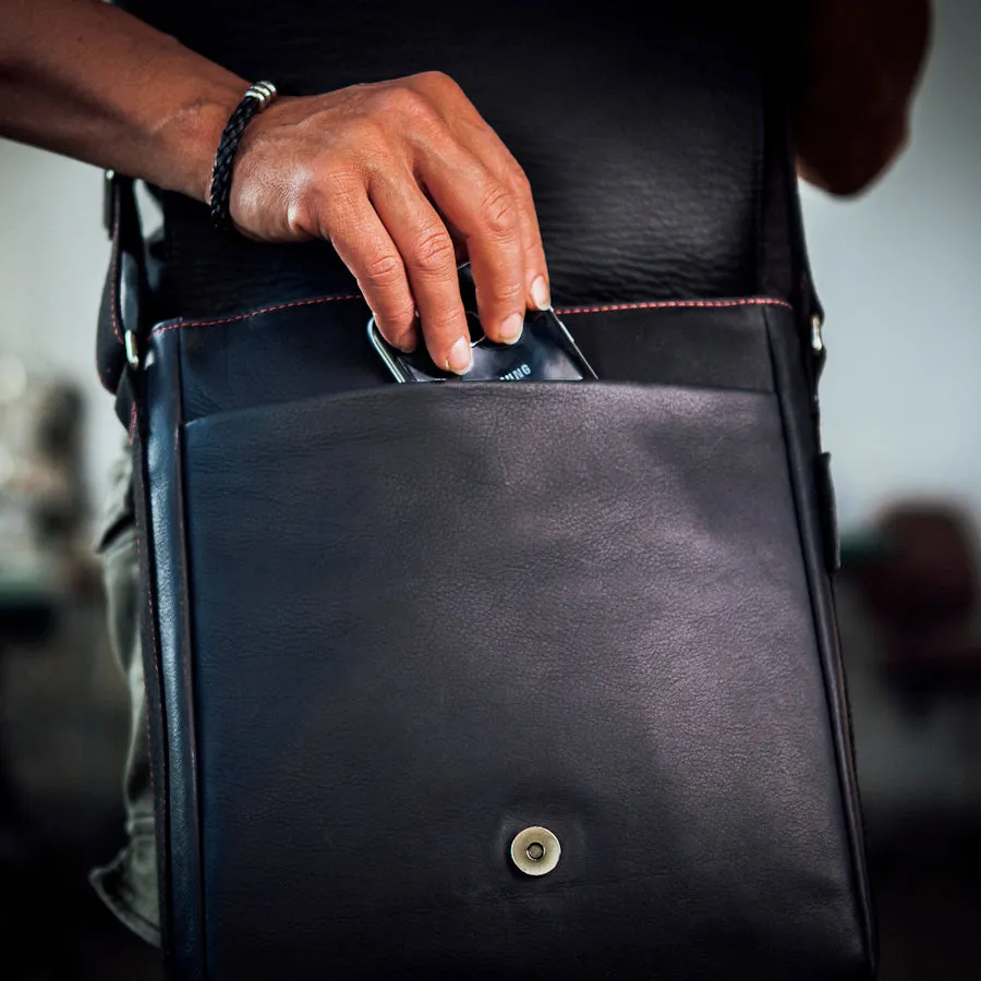 AUSTIN Messenger Bag – Chocolate Brown/Tan