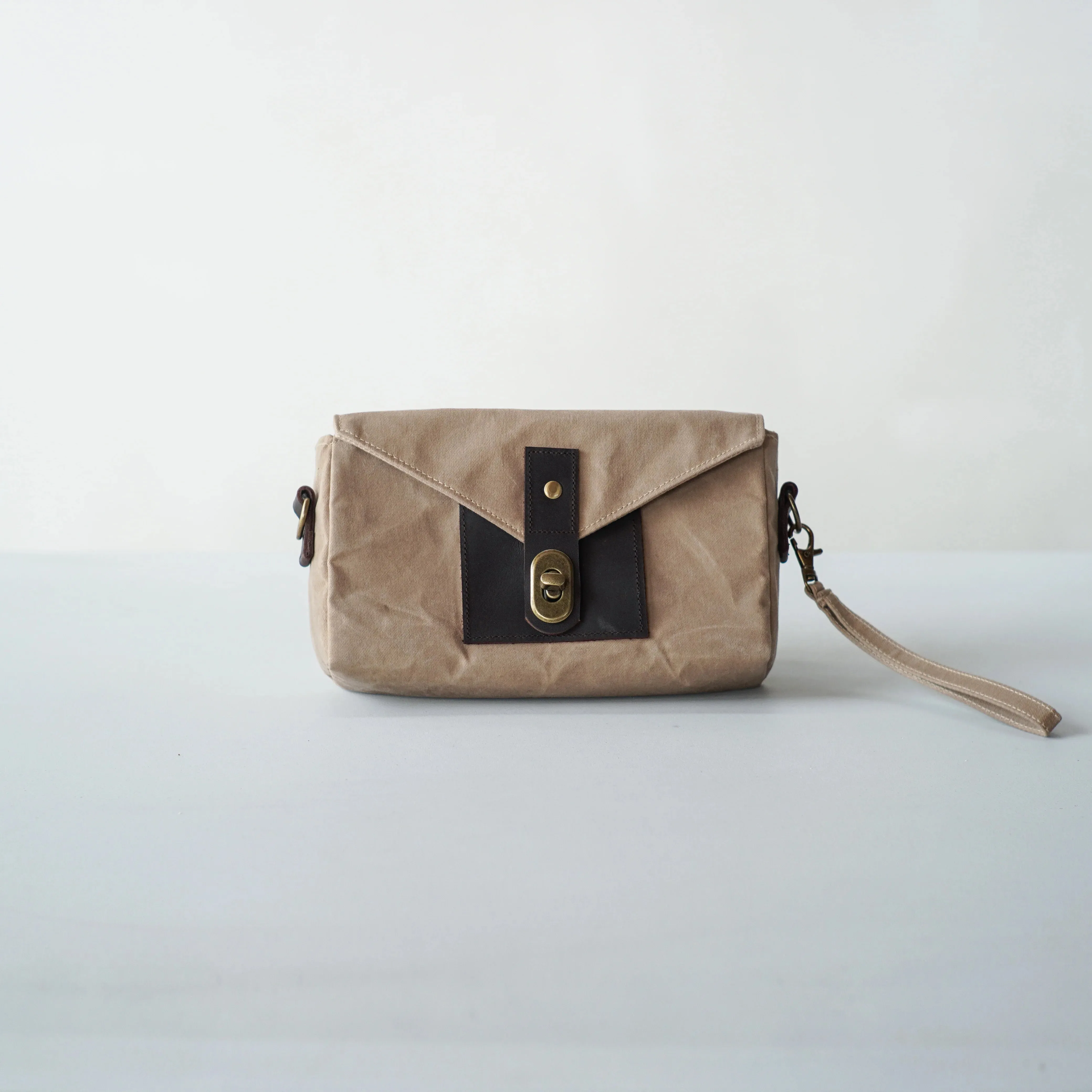 Gouache Alex Waxed Canvas Mini Carrier Bag