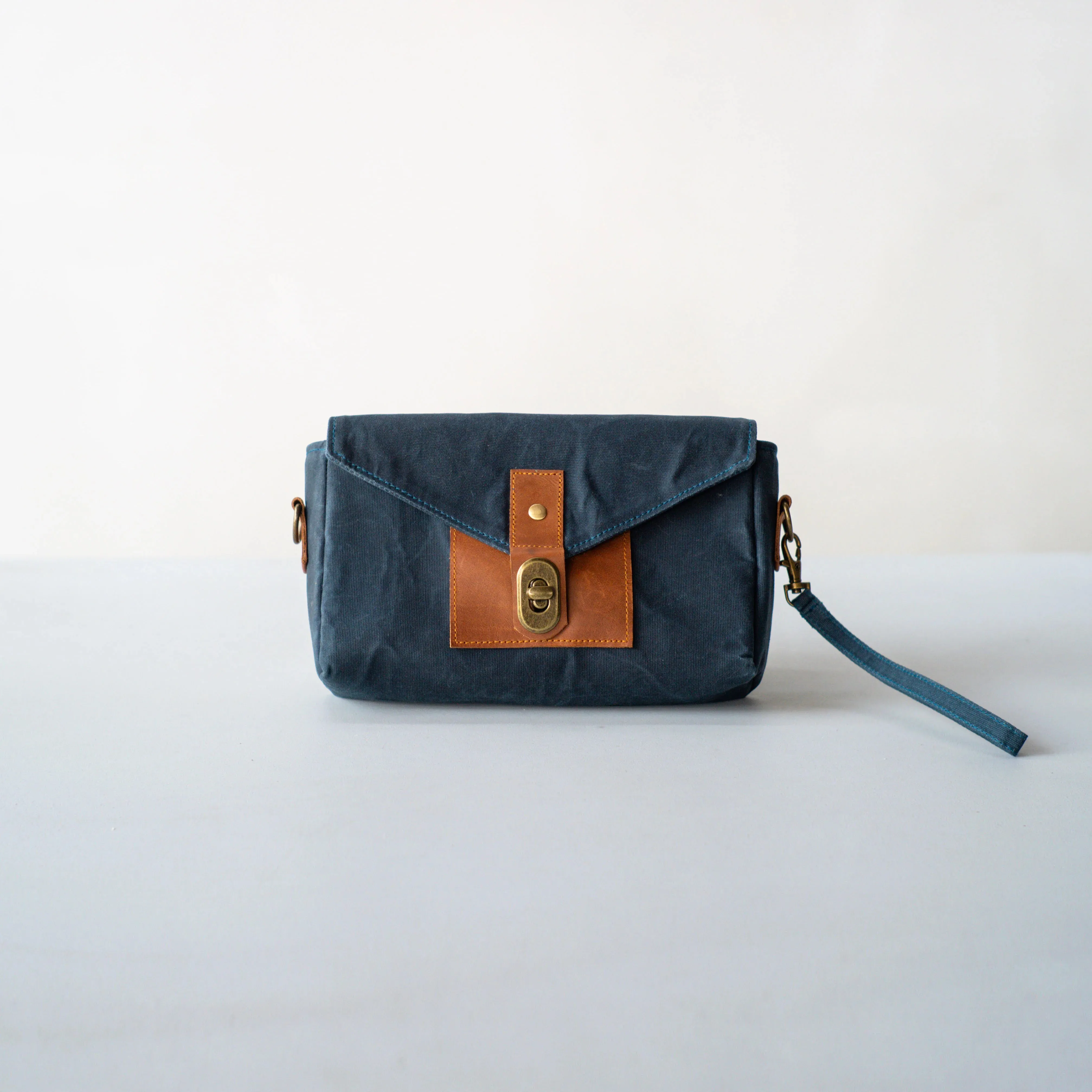 Gouache Alex Waxed Canvas Mini Carrier Bag